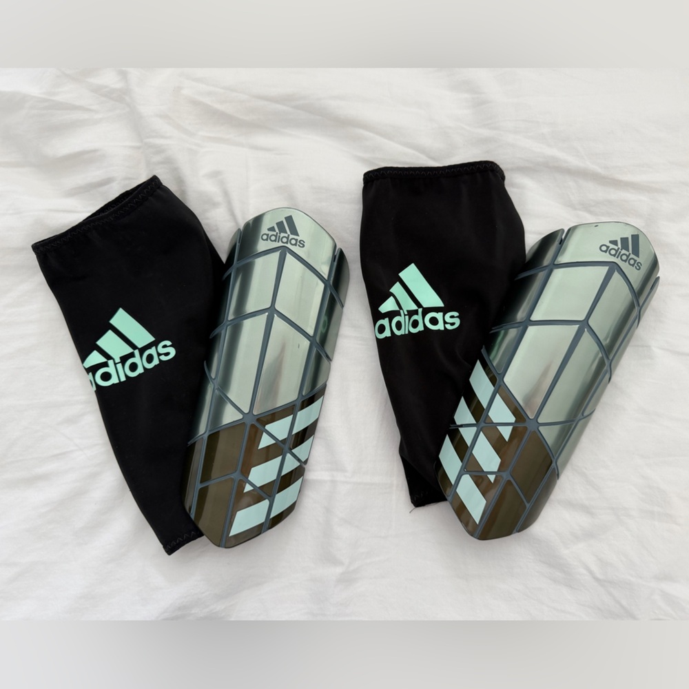 ⚽️ Adidas Shin Guards - Green/Silver